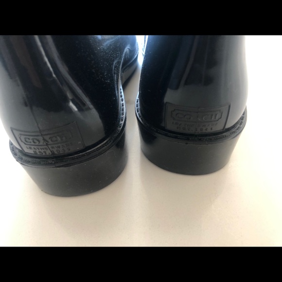 COACH shiny classy rain boots size 7 - Picture 4 of 5